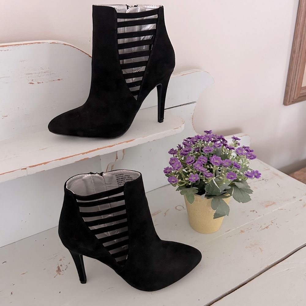 9 West Suede Ankle Boots 🖤 NWT